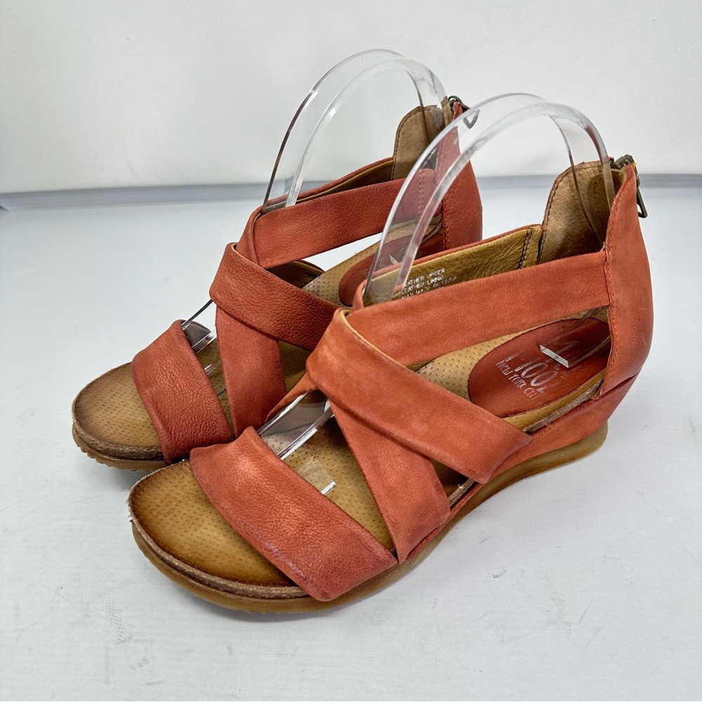 Miz Mooz Mika Leather Seasonal Wedge Sandals size 39 Handcrafted Classic